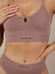 Contour seamless keyhole bralette