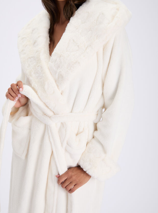 Heart fur trim long dressing gown