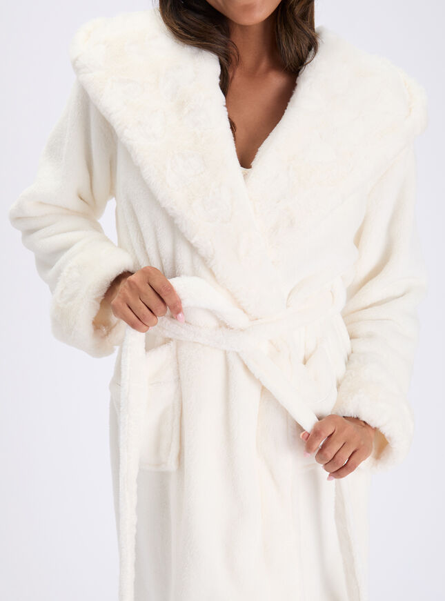 Heart fur trim long dressing gown