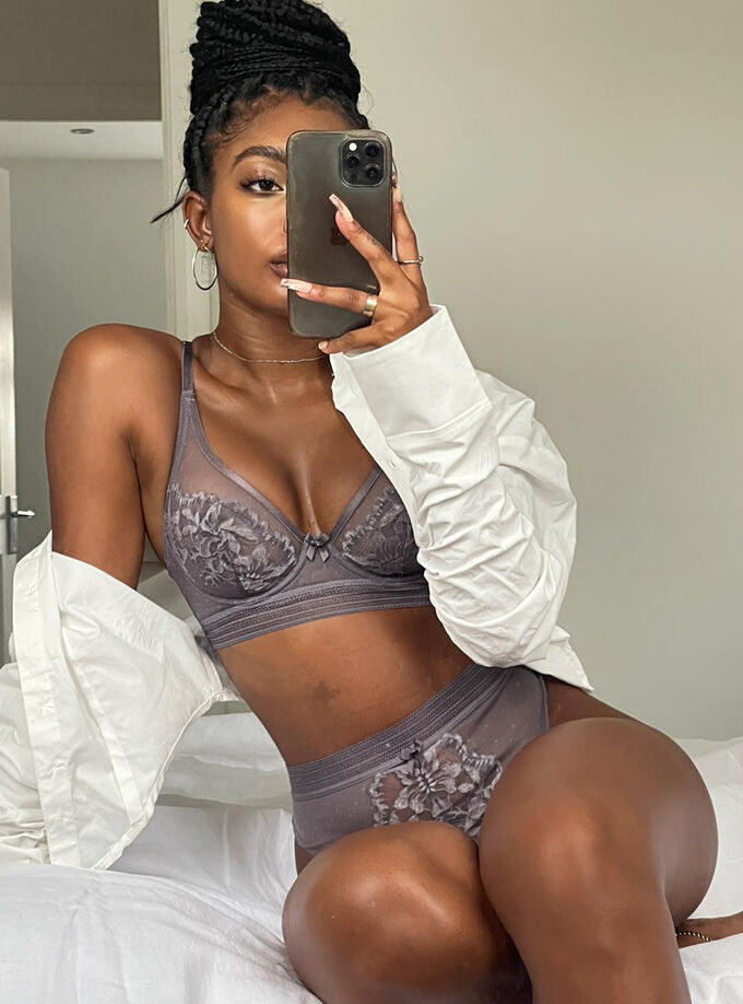 Niamh plunge bra