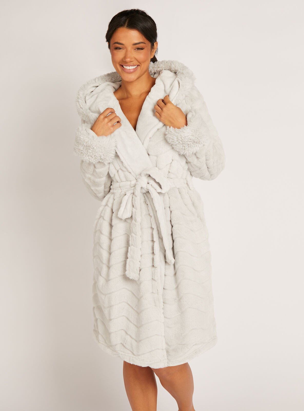 Bathrobe teddy fleece comfort fit off-white - Essentials | SCHIESSER