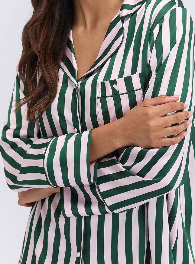 Striped oversized satin short pyjama set