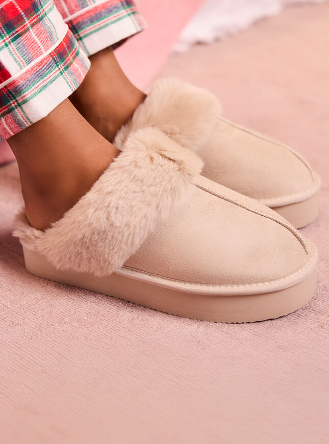 Platform mule slippers