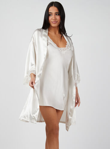 Marnie satin and lace trim short robe