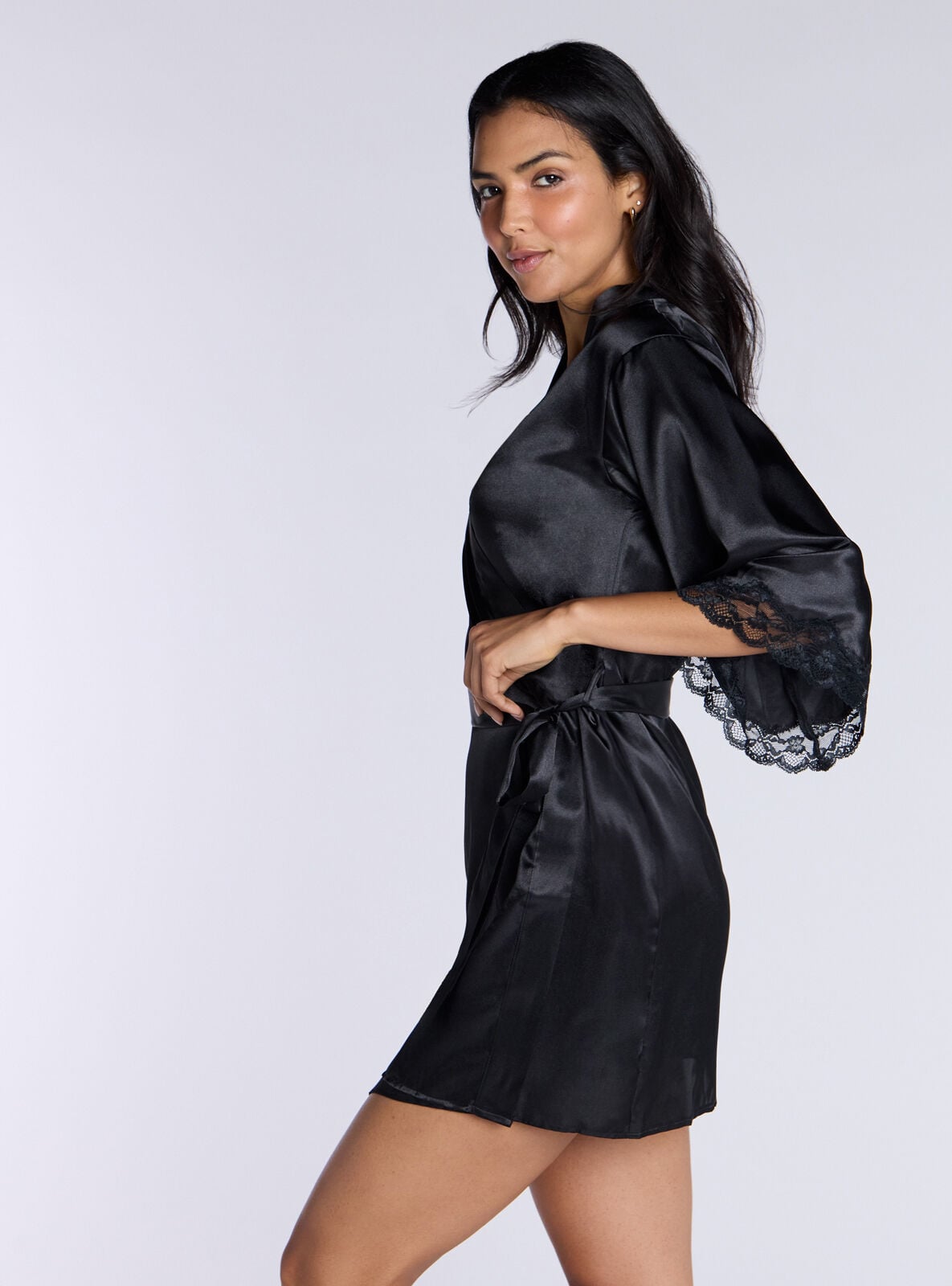 Amelia satin short robe | Black