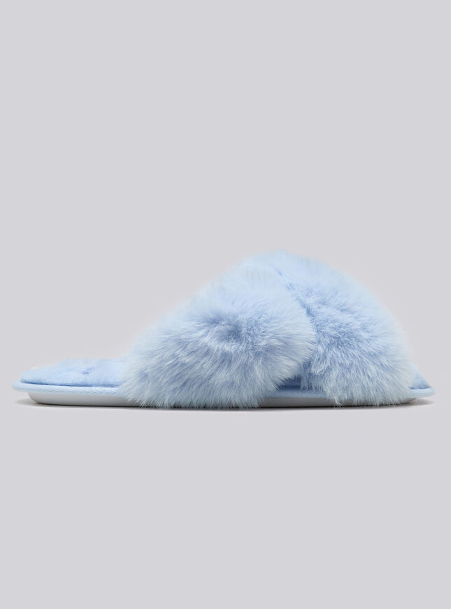 Heart embroidered slider slippers