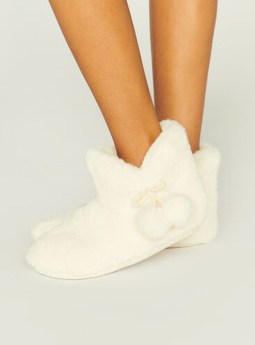 Fluffy boot slippers