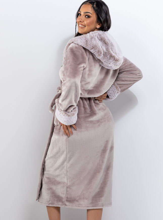 Plush fur and hooded long dressing gown