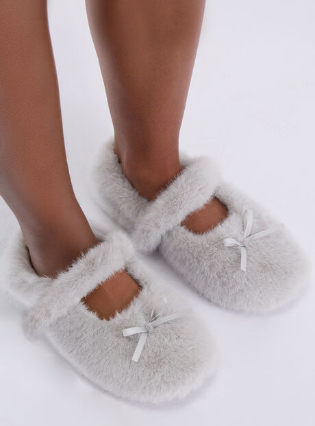 Fluffy ballet pump slippers