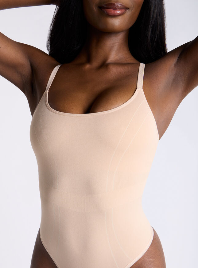 Smoothing built-in support bodysuit