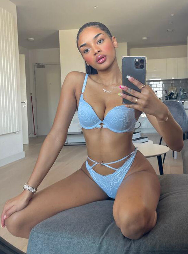 Amari plunge bra