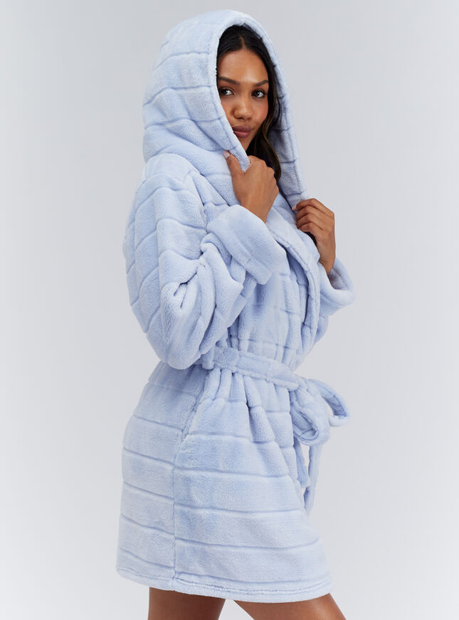 Fluffy striped short dressing gown