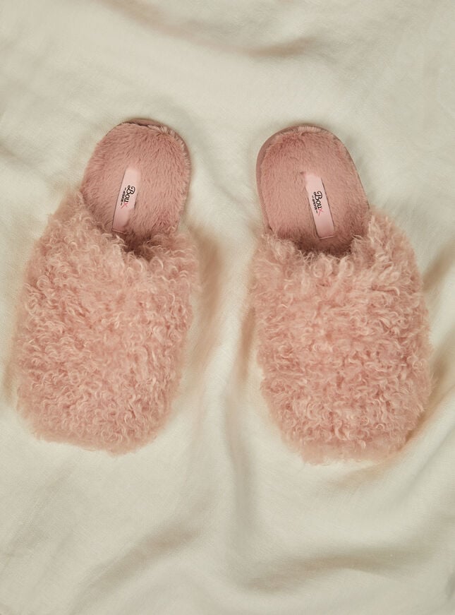 Crimped fur mule slippers