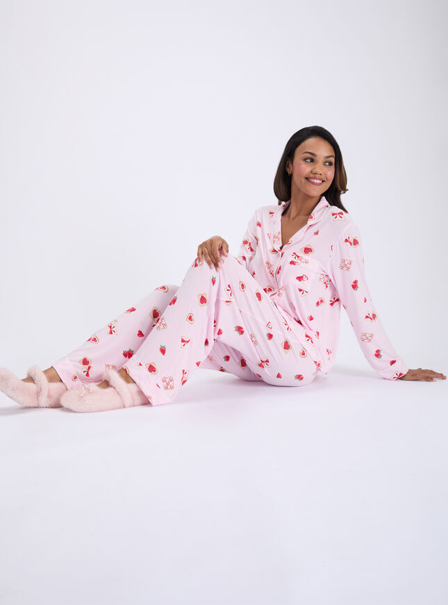 Strawberry toast modal long pyjama set