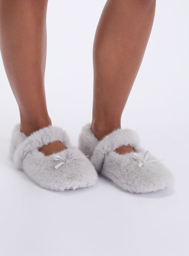 Fluffy ballet pump slippers