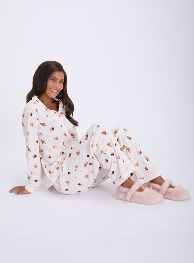 Coffee bar fleece pyjamas in a bag