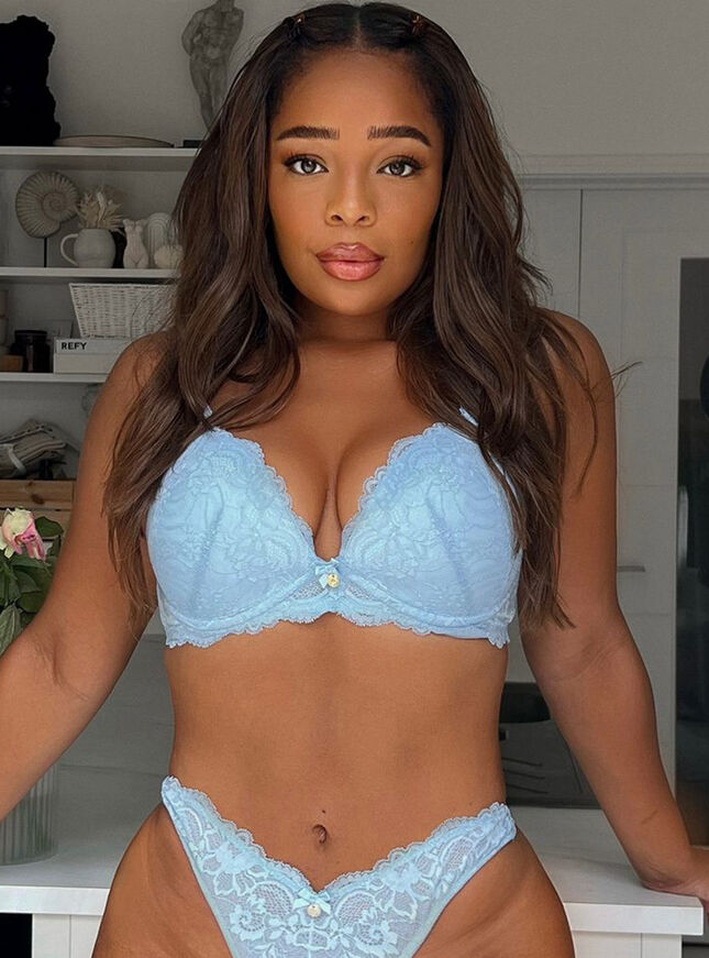 Aliyah plunge push up bra