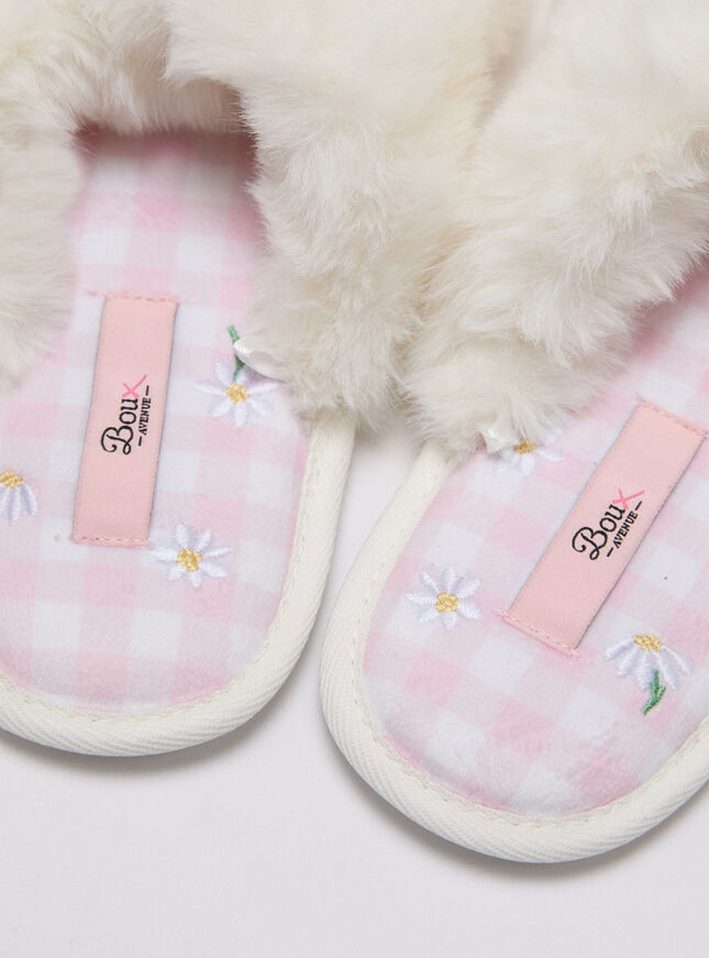 Daisy embroidered slider slippers