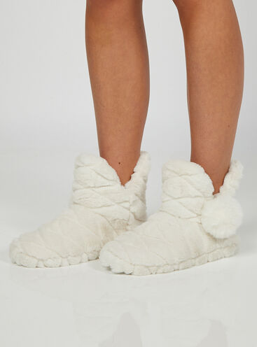 Textured boot slippers