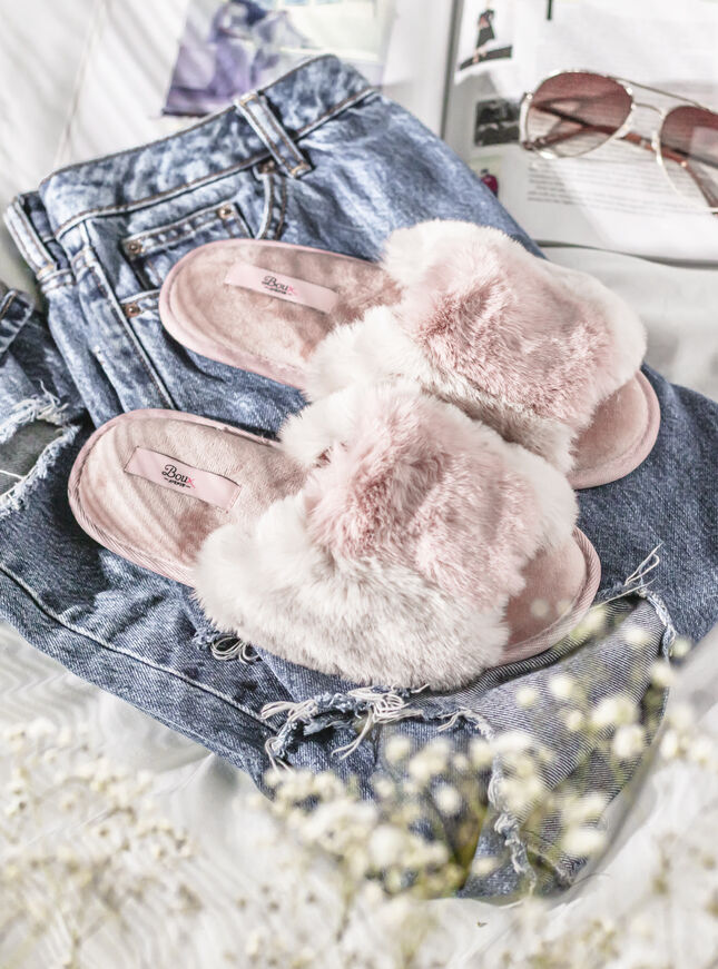 Pink two tone slippers