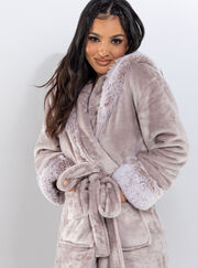 Plush fur and hooded long dressing gown