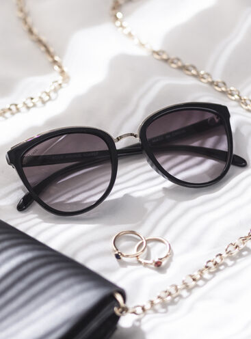 Black metal trim sunglasses