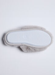 Plush heart slider slippers