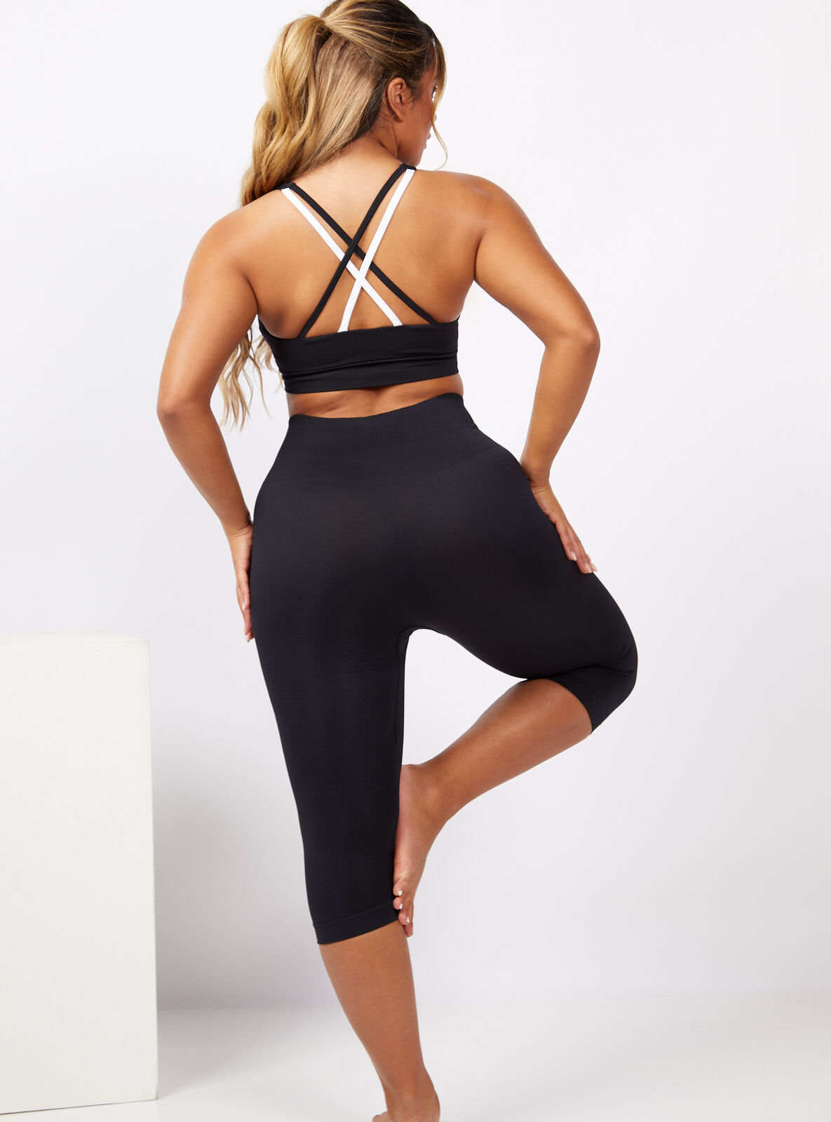 Boux Avenue Capri Leggings Women's Sculpting High Waist Sports Stretchy Pants-image