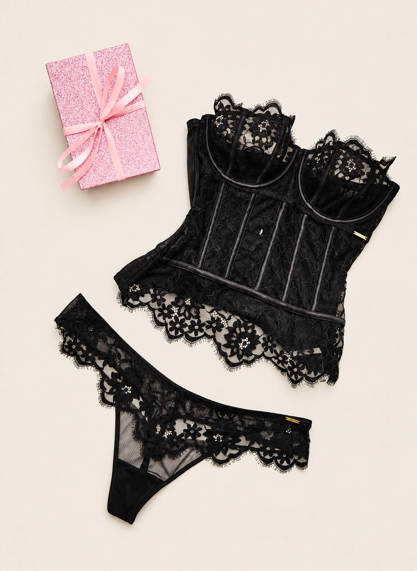 Clemencie lace balconette basque