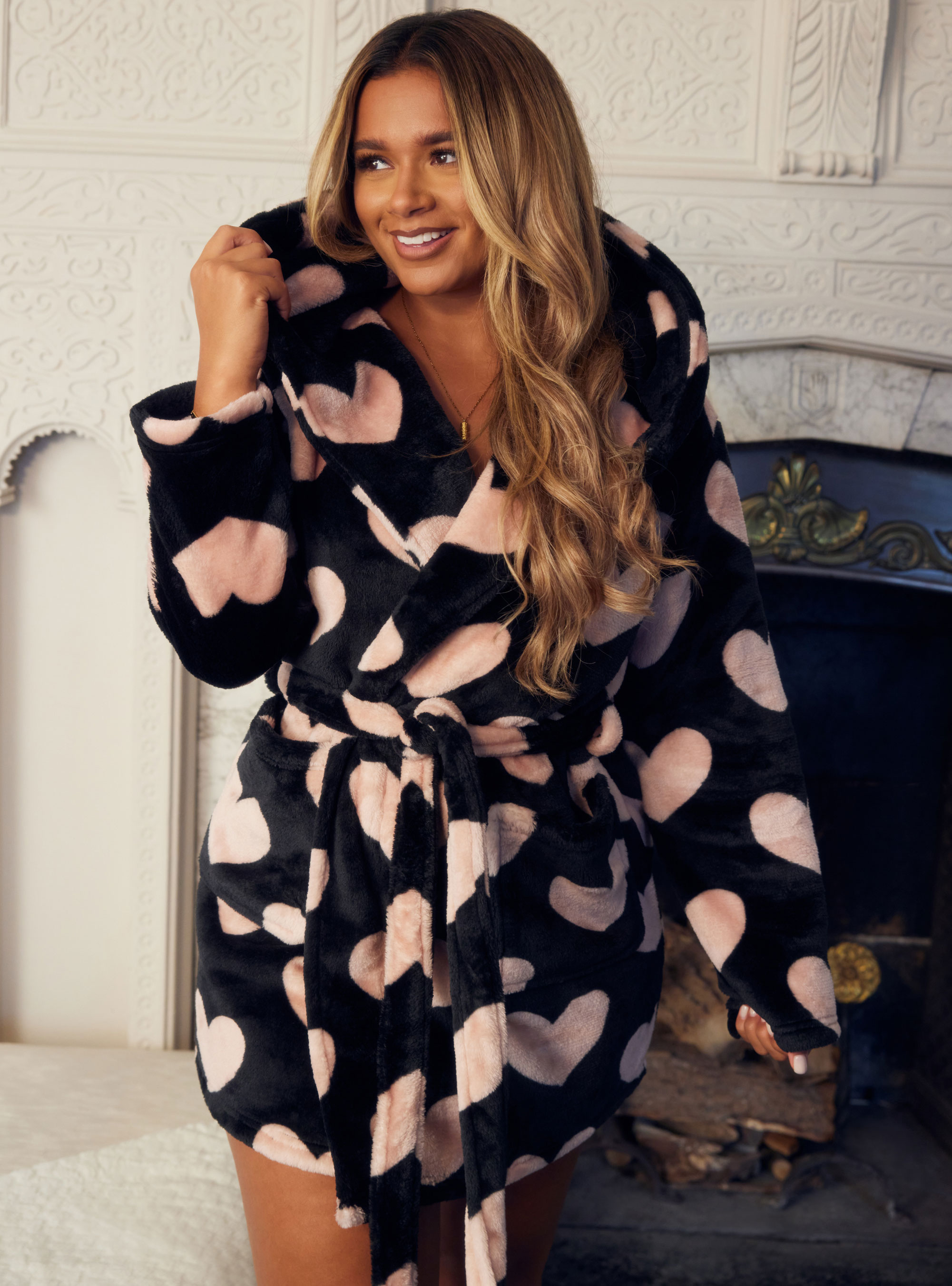 Fluffy heart print short dressing gown | Black & Pink Mix | Boux